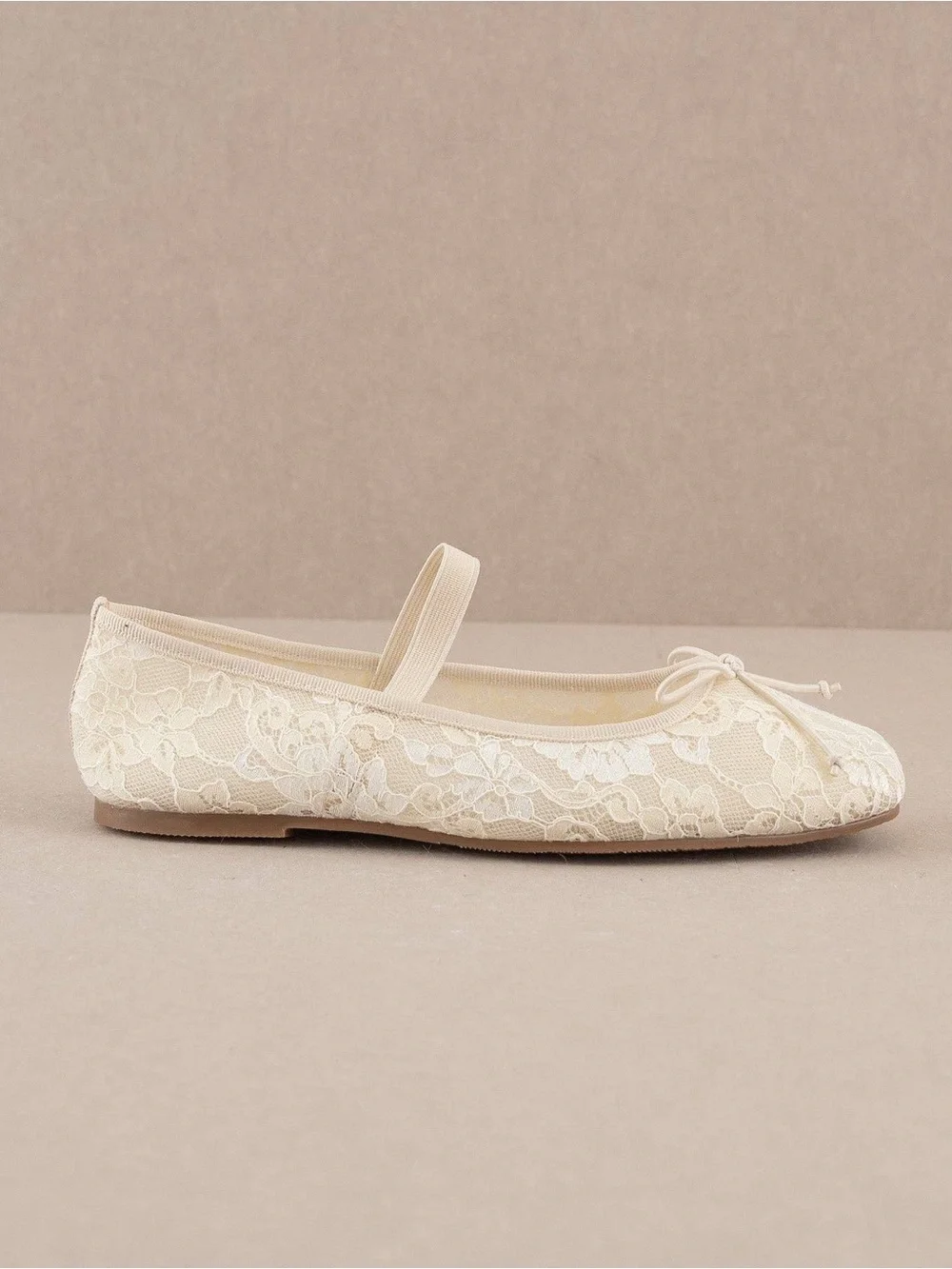 Lace Ballet Flats with Bow Strap in Ivory